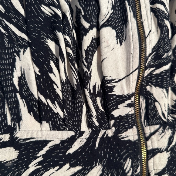 Size 12 French Connection Cream and Black print Dress - Picture 2 of 5